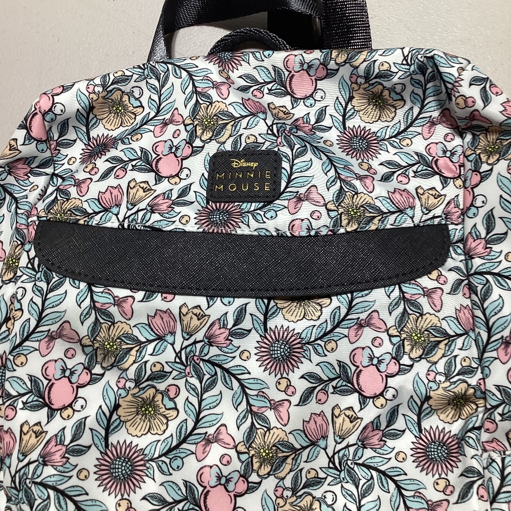Disney  Minnie Mouse  Bioworld Backpack  Pink Minnie Heads, Yellow Blue Flowers